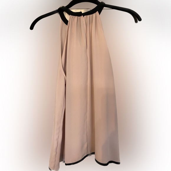 Fun pink flowy top, size XS - Picture 2 of 2